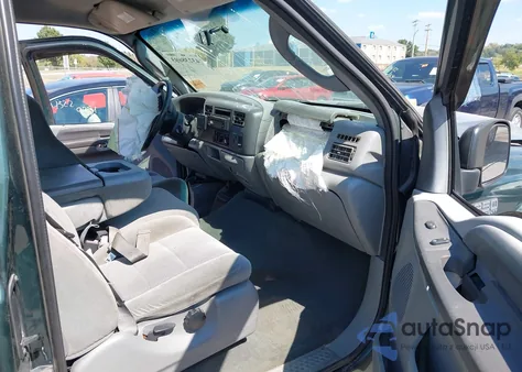 2003 Ford F-250 Lariat/Xl/Xlt z USA, uszkodzony, nr VIN 3FTNX20LX3MB47001